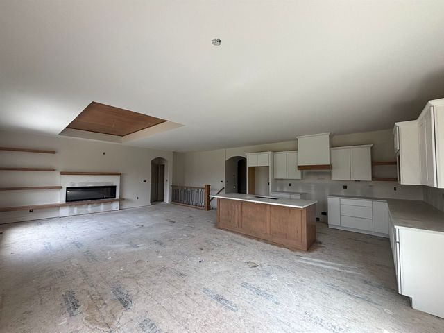 8235 E Summerside Pl, Bel Aire, KS 67226