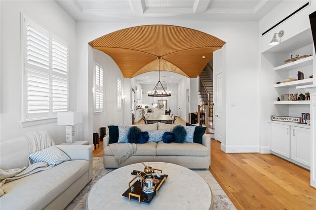 531 W 27th Street, Houston, TX 77008