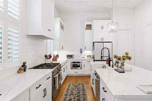 531 W 27th Street, Houston, TX 77008