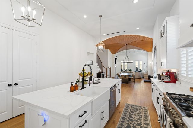 531 W 27th Street, Houston, TX 77008