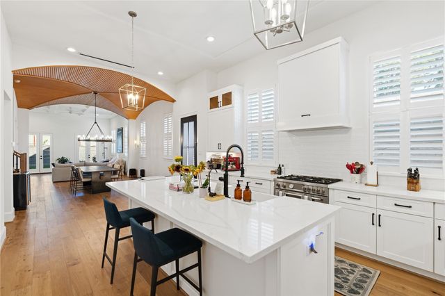 531 W 27th Street, Houston, TX 77008