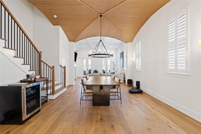 531 W 27th Street, Houston, TX 77008