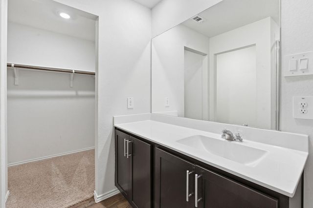 198 Andover LN, Kyle, TX 78640