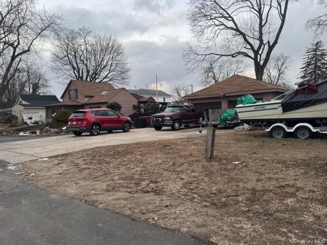 11 Hatcher Court, Amityville, NY 11701