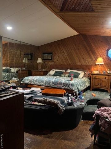 11 Hatcher Court, Amityville, NY 11701