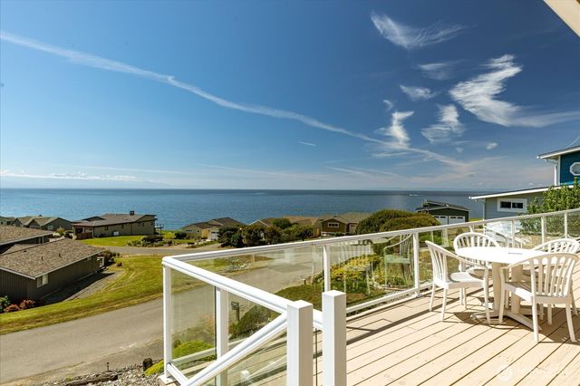 724 Hacienda Drive, Coupeville, WA 98239