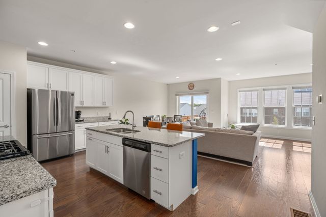 49 Walnut Way 49, Hopkinton, MA 01748