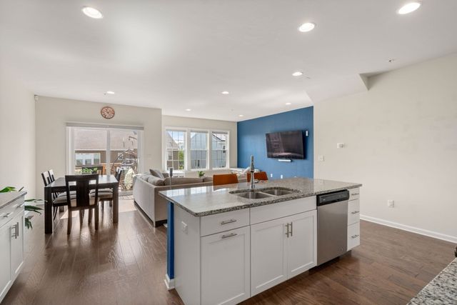 49 Walnut Way 49, Hopkinton, MA 01748