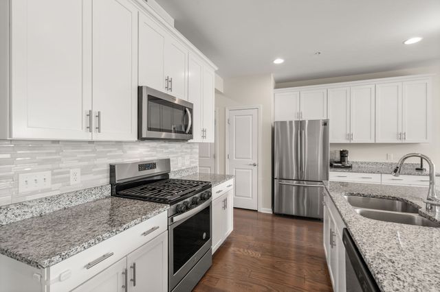 49 Walnut Way 49, Hopkinton, MA 01748