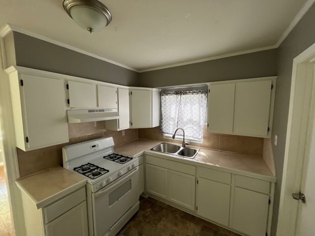 1003 Avenue I, Brownwood, TX 76801