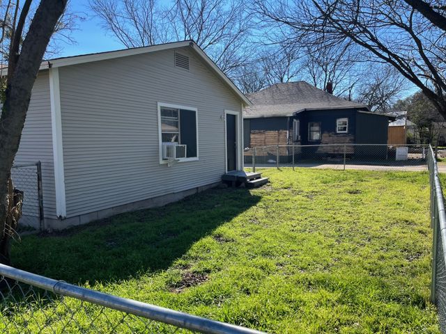 1003 Avenue I, Brownwood, TX 76801