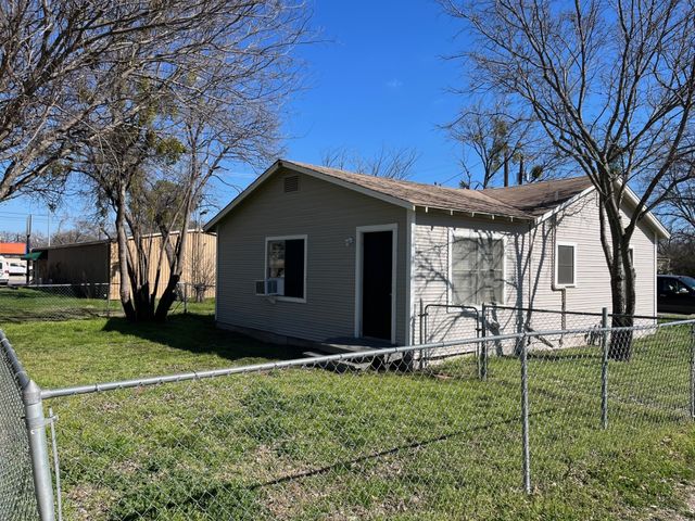 1003 Avenue I, Brownwood, TX 76801