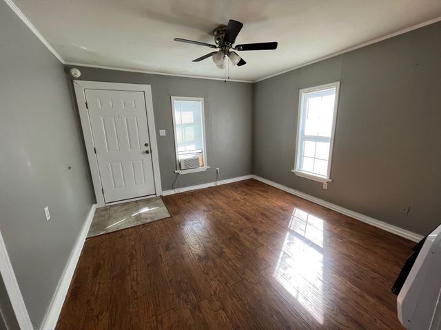 1003 Avenue I, Brownwood, TX 76801