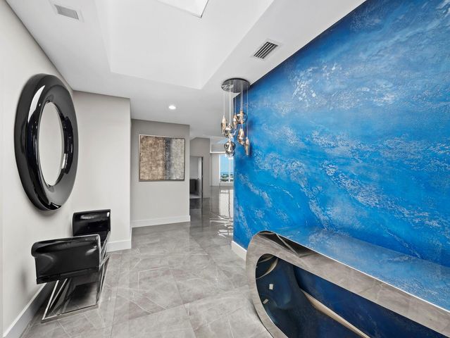 455 LONGBOAT CLUB ROAD PH8, Longboat Key, FL 34228