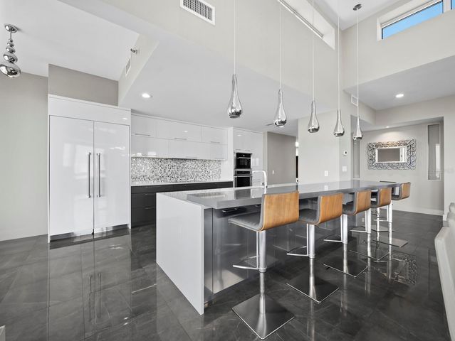 455 LONGBOAT CLUB ROAD PH8, Longboat Key, FL 34228