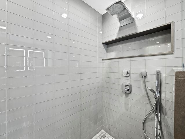 455 LONGBOAT CLUB ROAD PH8, Longboat Key, FL 34228