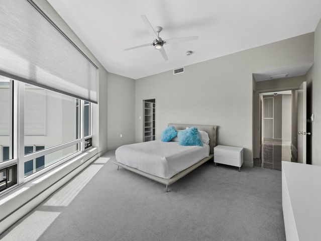 455 LONGBOAT CLUB ROAD PH8, Longboat Key, FL 34228
