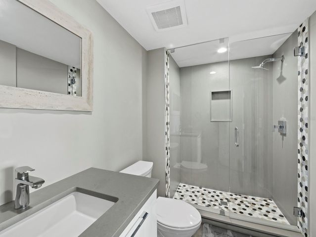 455 LONGBOAT CLUB ROAD PH8, Longboat Key, FL 34228