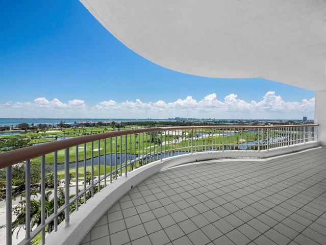 455 LONGBOAT CLUB ROAD PH8, Longboat Key, FL 34228