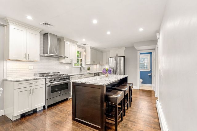 27 Glendale Road, Milton, MA 02186