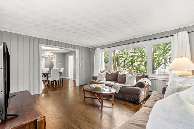 27 Glendale Road, Milton, MA 02186