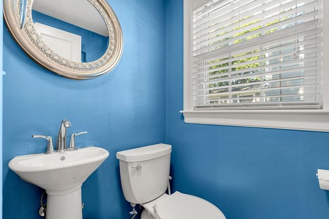 27 Glendale Road, Milton, MA 02186