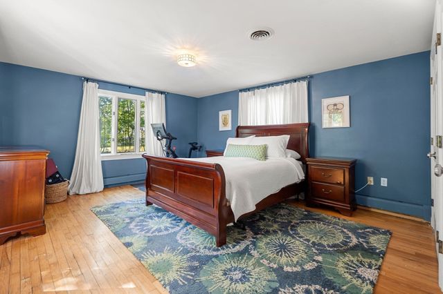 27 Glendale Road, Milton, MA 02186