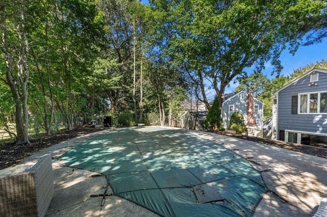 27 Glendale Road, Milton, MA 02186