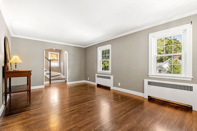27 Glendale Road, Milton, MA 02186