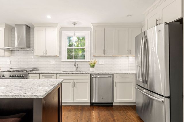 27 Glendale Road, Milton, MA 02186