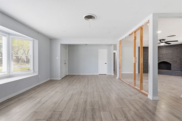 6028 Walraven Circle, Fort Worth, TX 76133