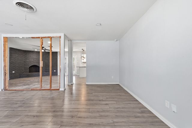 6028 Walraven Circle, Fort Worth, TX 76133