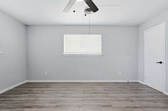 6028 Walraven Circle, Fort Worth, TX 76133