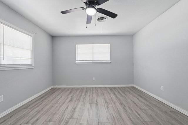 6028 Walraven Circle, Fort Worth, TX 76133