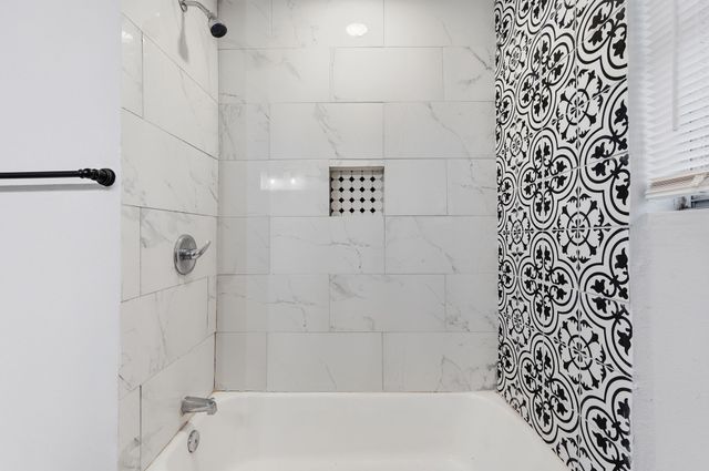 6028 Walraven Circle, Fort Worth, TX 76133