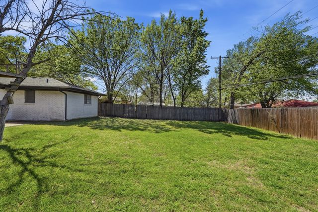 6028 Walraven Circle, Fort Worth, TX 76133