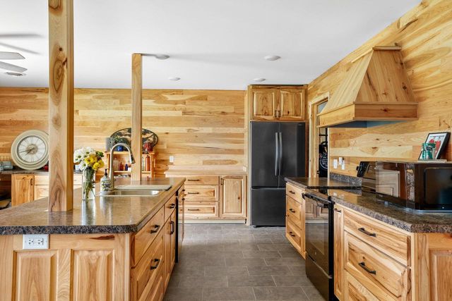 W10864 Santas Loop ROAD, Wonewoc, WI 53968