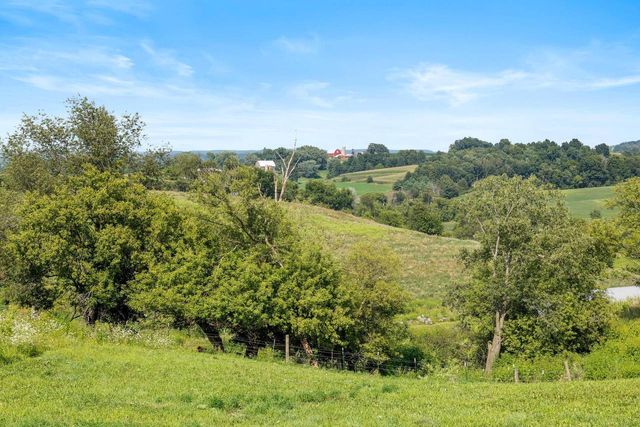 W10864 Santas Loop ROAD, Wonewoc, WI 53968