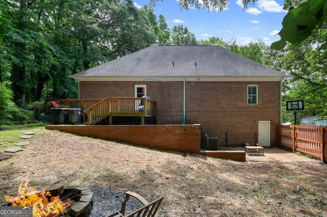 30 Couples Court, Newnan, GA 30265