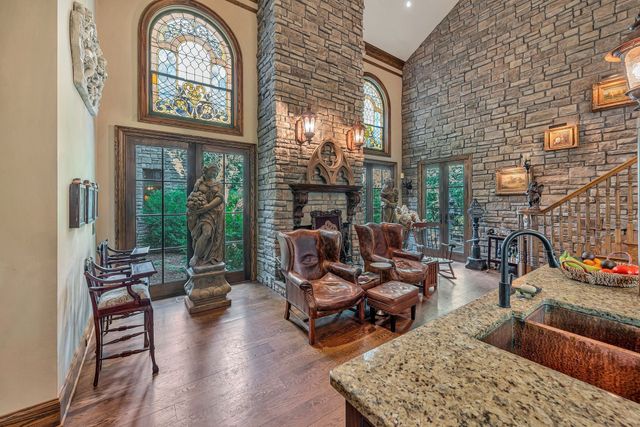 1108 Belle Meade Blvd, Nashville, TN 37205