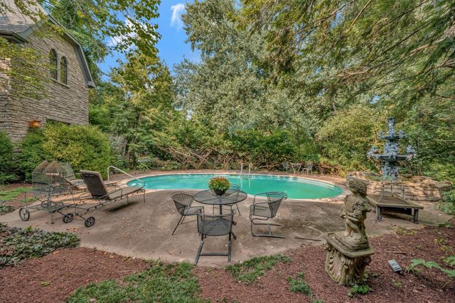 1108 Belle Meade Blvd, Nashville, TN 37205