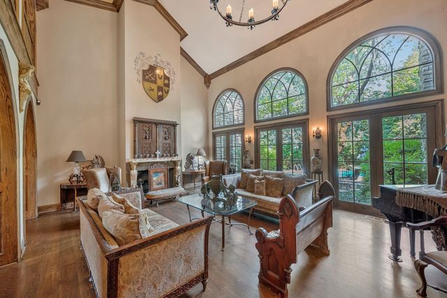 1108 Belle Meade Blvd, Nashville, TN 37205