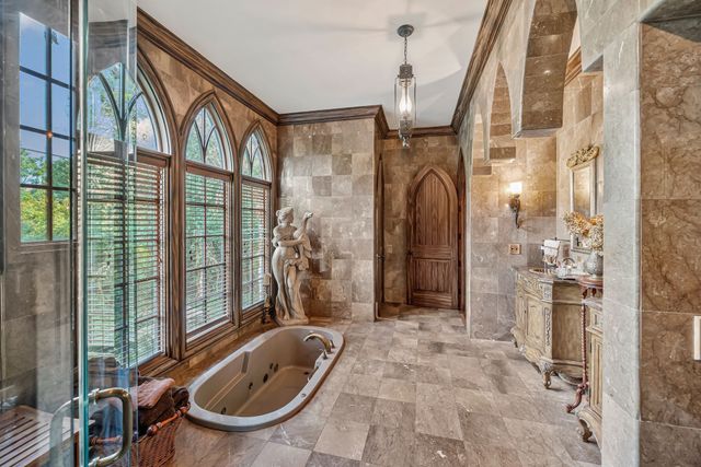 1108 Belle Meade Blvd, Nashville, TN 37205