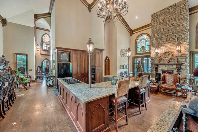 1108 Belle Meade Blvd, Nashville, TN 37205