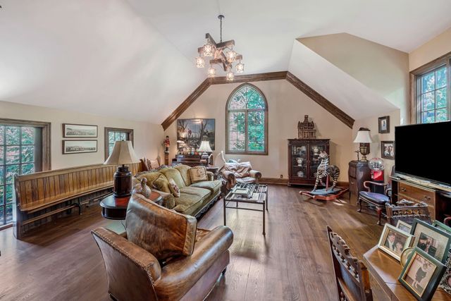 1108 Belle Meade Blvd, Nashville, TN 37205