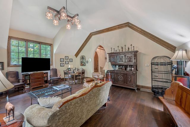 1108 Belle Meade Blvd, Nashville, TN 37205