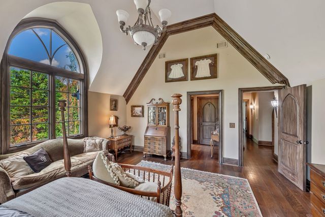 1108 Belle Meade Blvd, Nashville, TN 37205