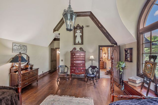 1108 Belle Meade Blvd, Nashville, TN 37205