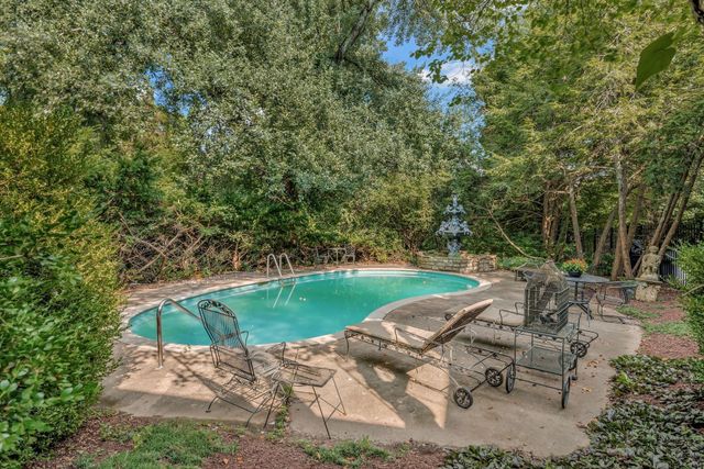 1108 Belle Meade Blvd, Nashville, TN 37205