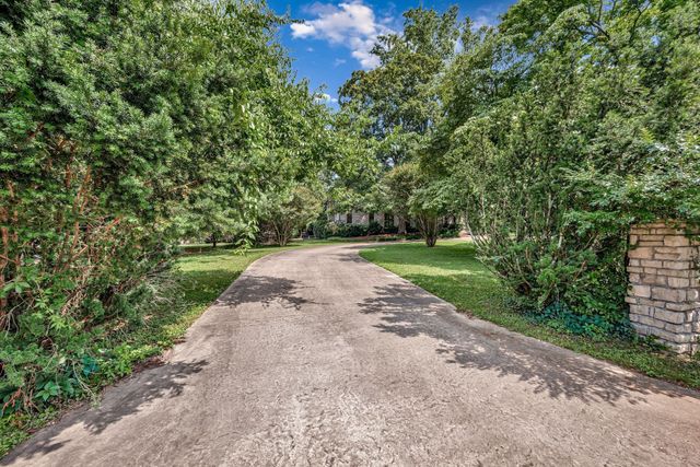 1108 Belle Meade Blvd, Nashville, TN 37205